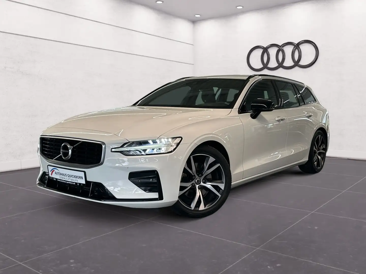 Volvo V60 T4 Kombi R Design LEDER KAMERA LED SPUR LHZ NAVI Weiß - 2