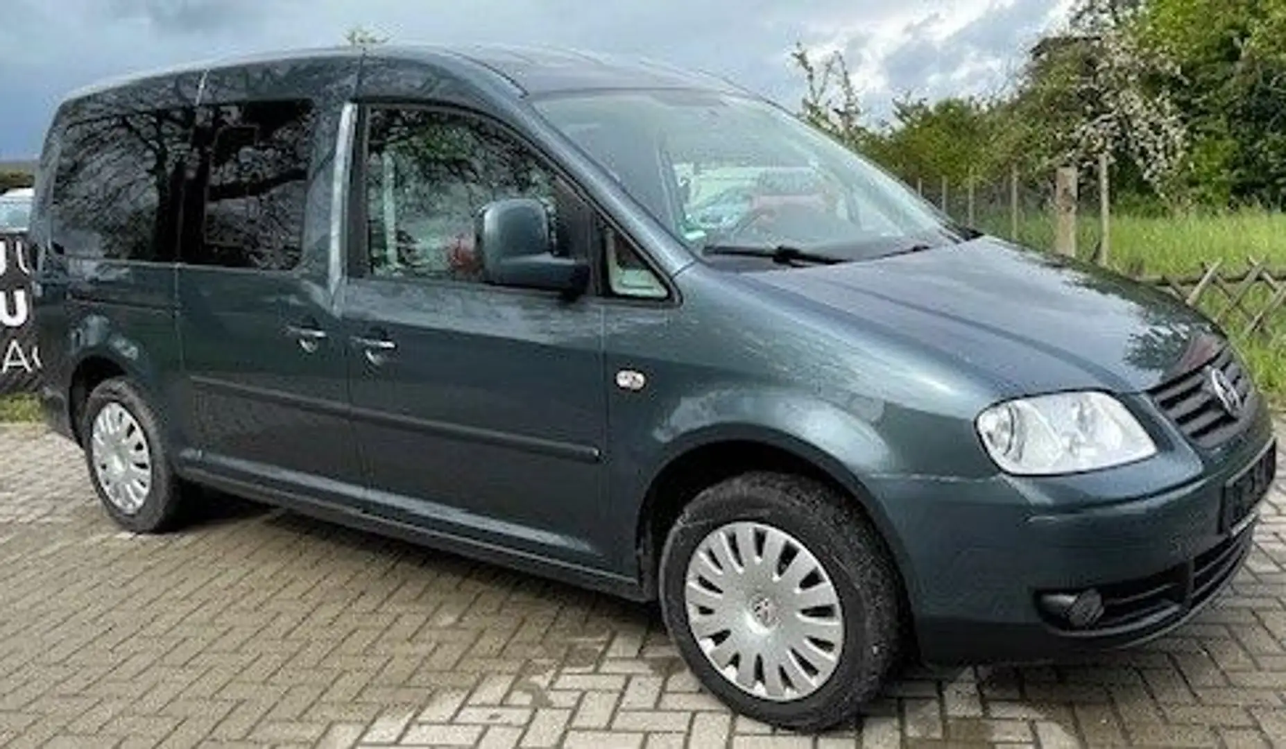 Volkswagen Caddy Maxi 1,6 Life 7 Sitzer Grau - 2