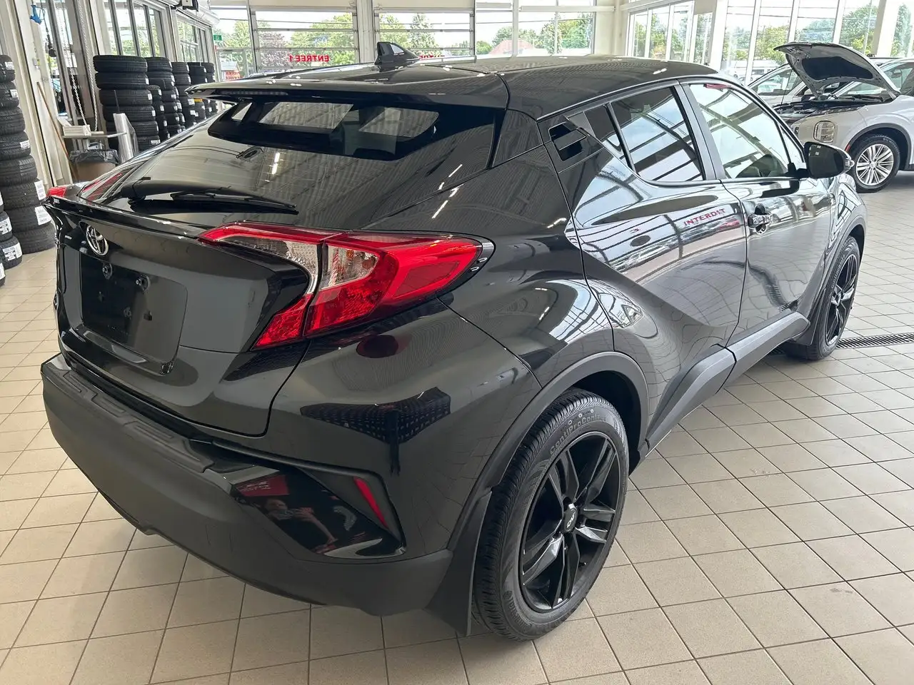 Toyota C-HR photo Toyota C-HR