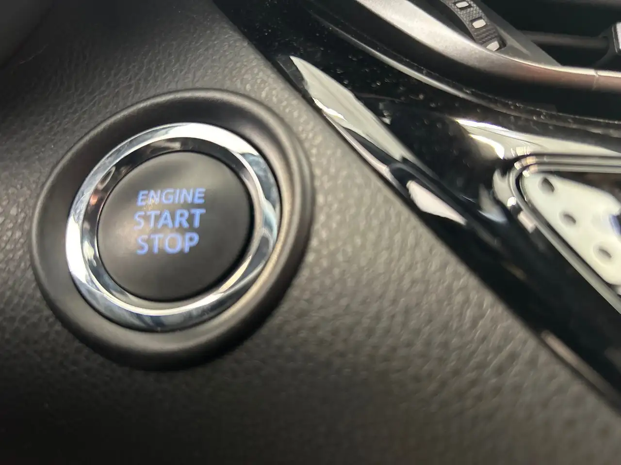Toyota C-HR photo Toyota C-HR