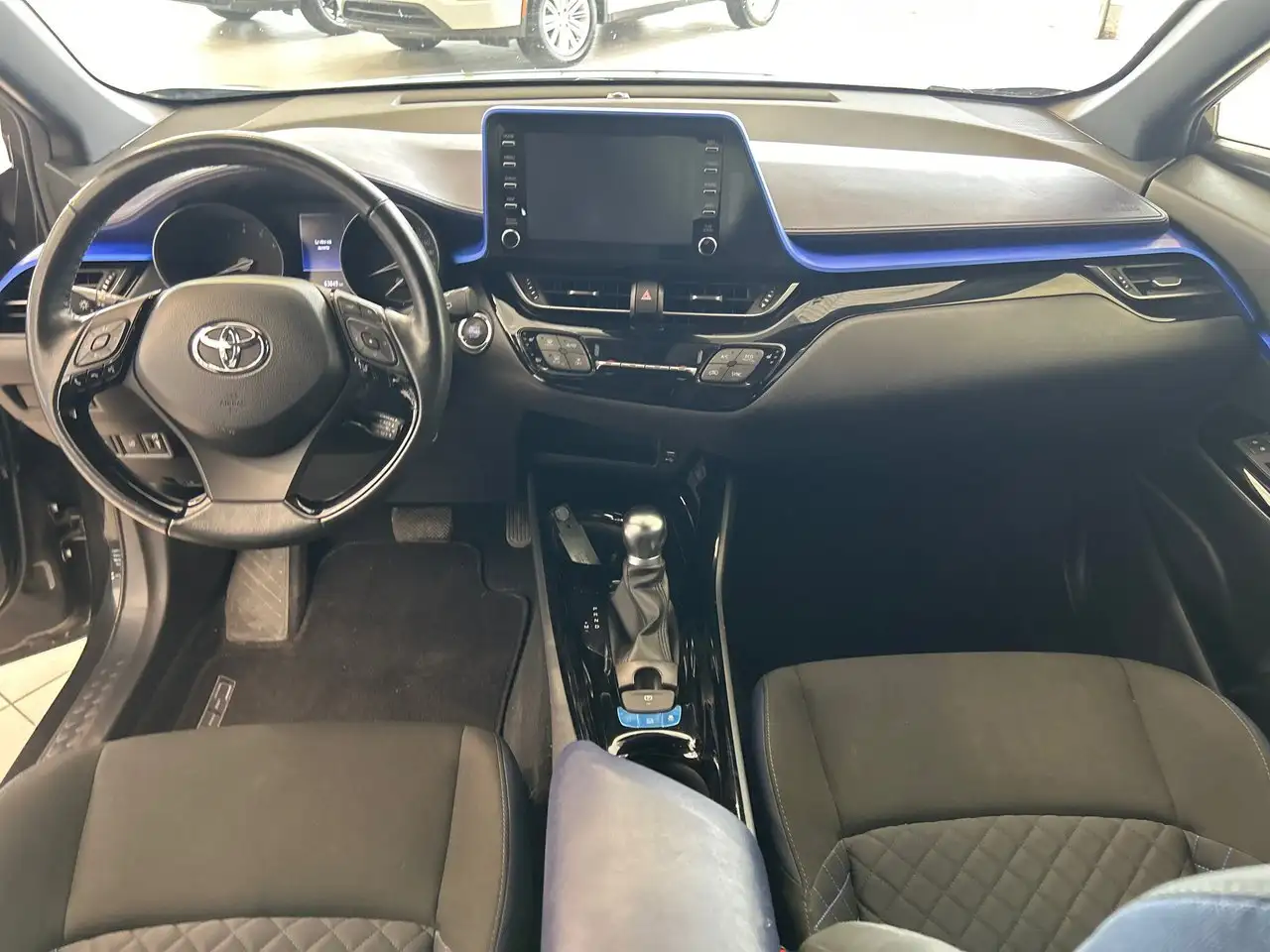 Toyota C-HR photo Toyota C-HR