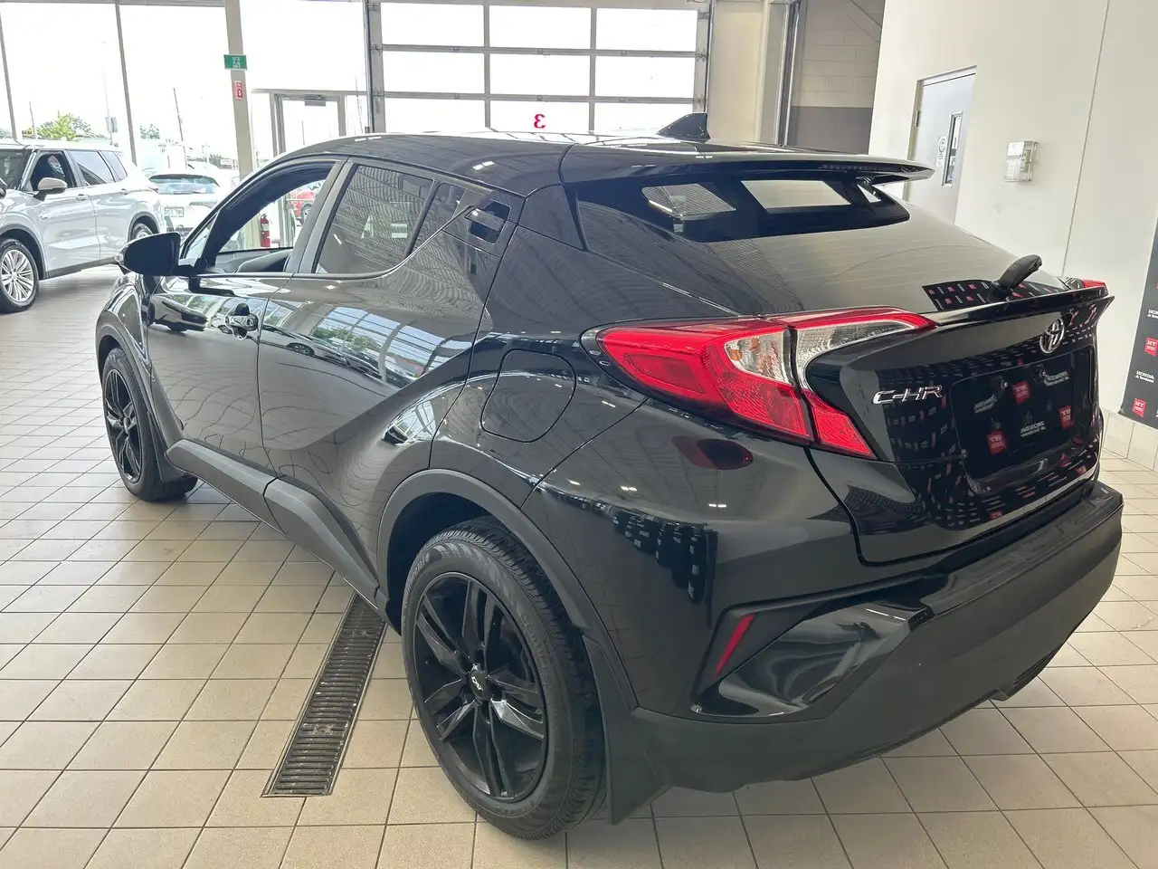 Toyota C-HR photo Toyota C-HR