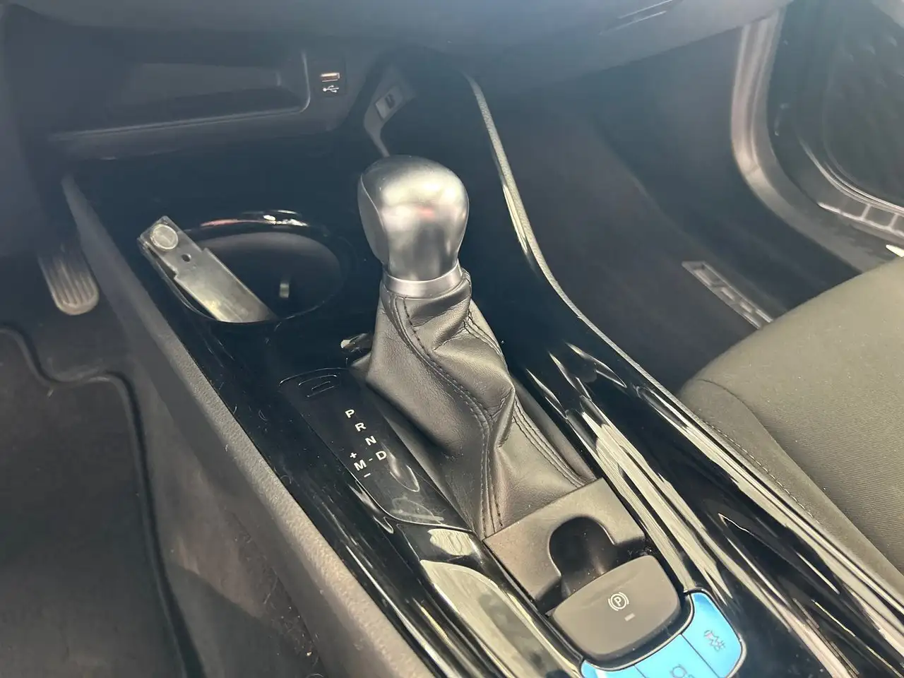 Toyota C-HR photo Toyota C-HR