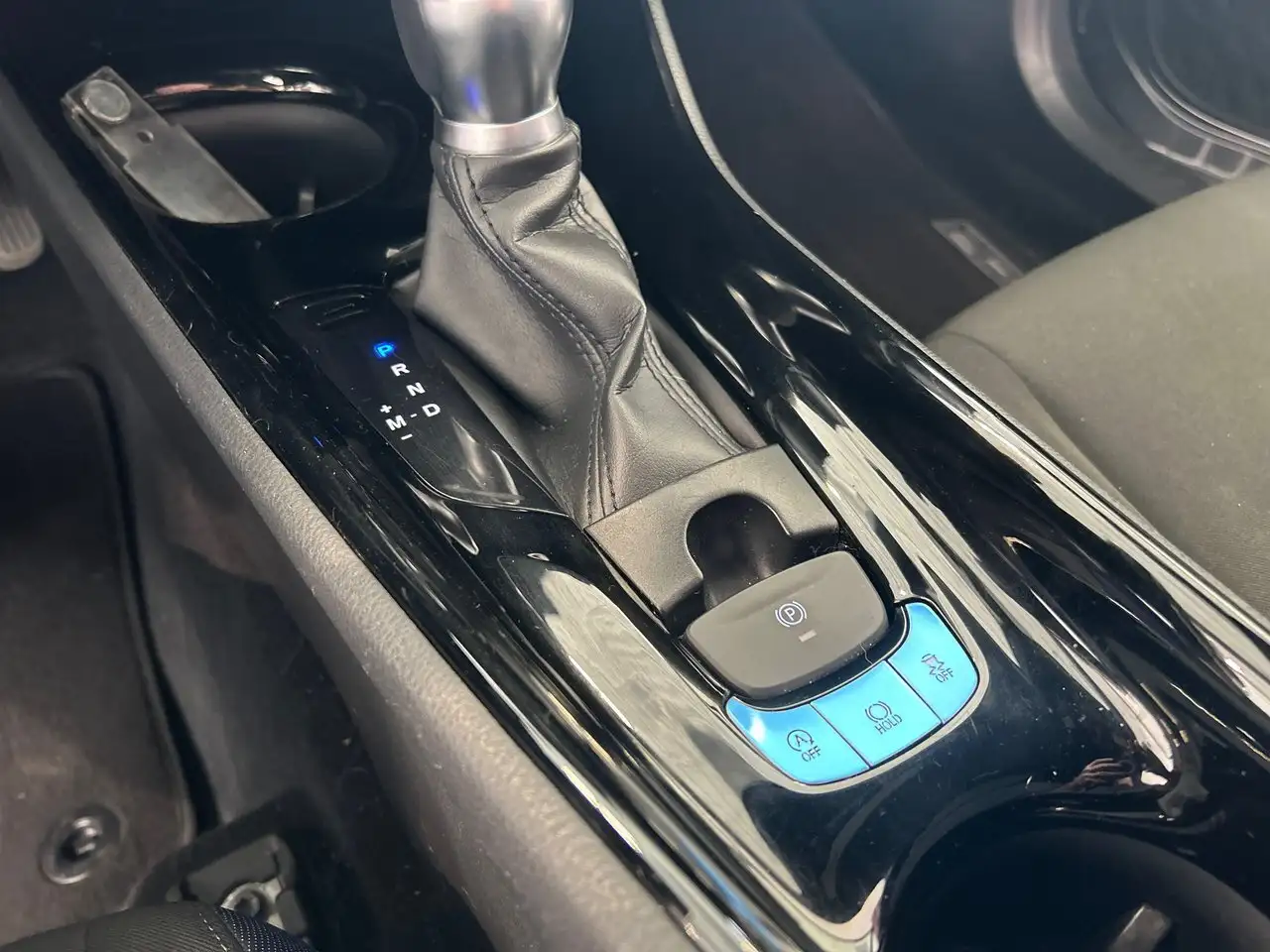 Toyota C-HR photo Toyota C-HR