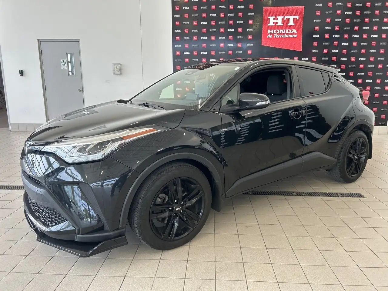 Toyota C-HR photo Toyota C-HR