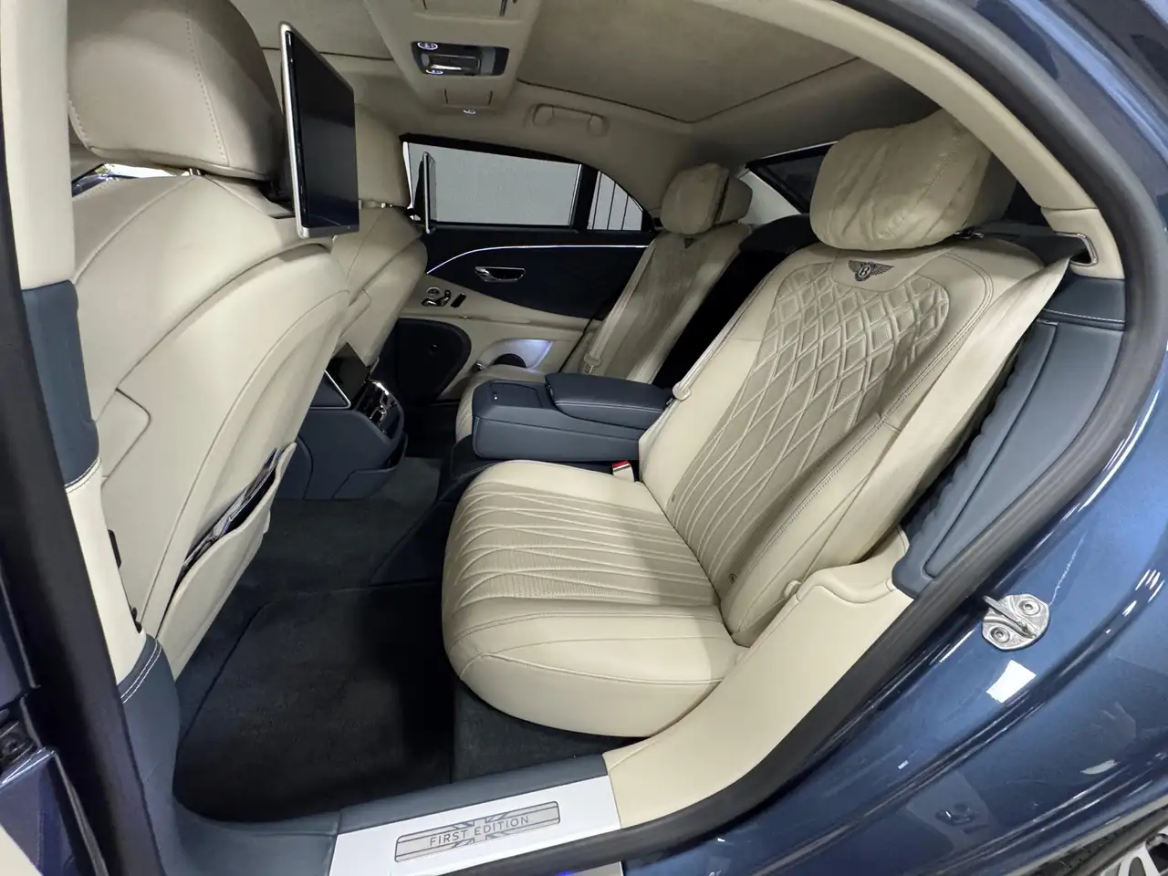 Bentley Flying Spur 2021 — фото 10