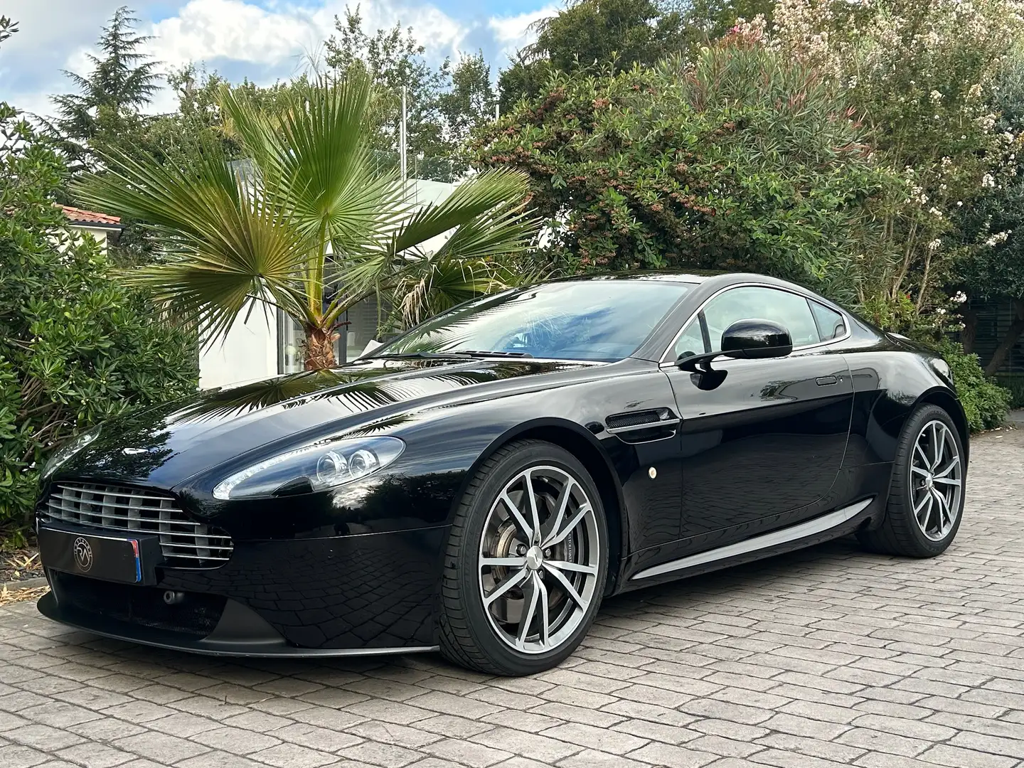 Aston Martin Vantage V8 Vantage 426 Ch Zwart - 2