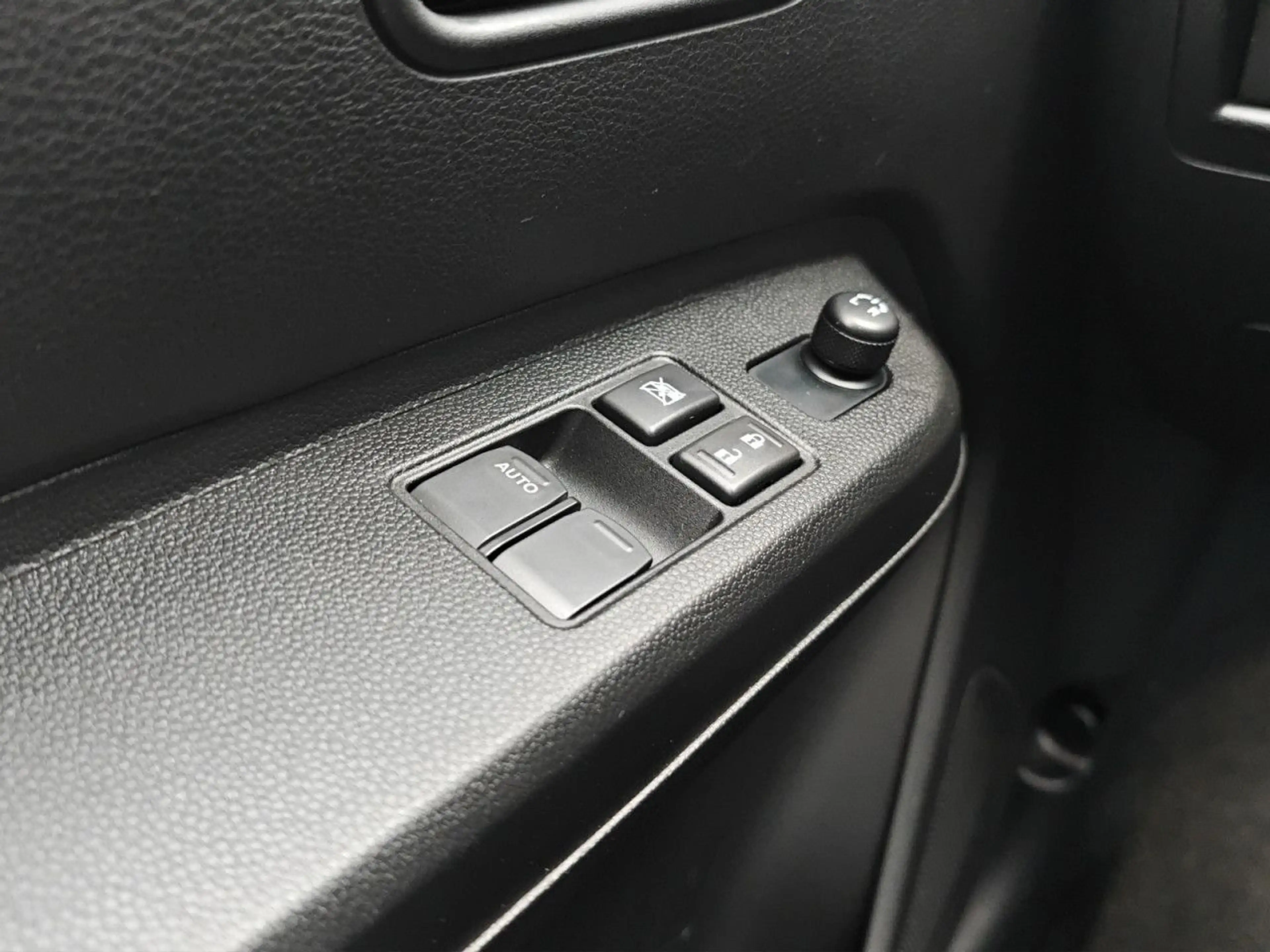Suzuki Ignis 1.2 Dualjet Hybrid CVT Comfort Bluetooth LED — photo 12