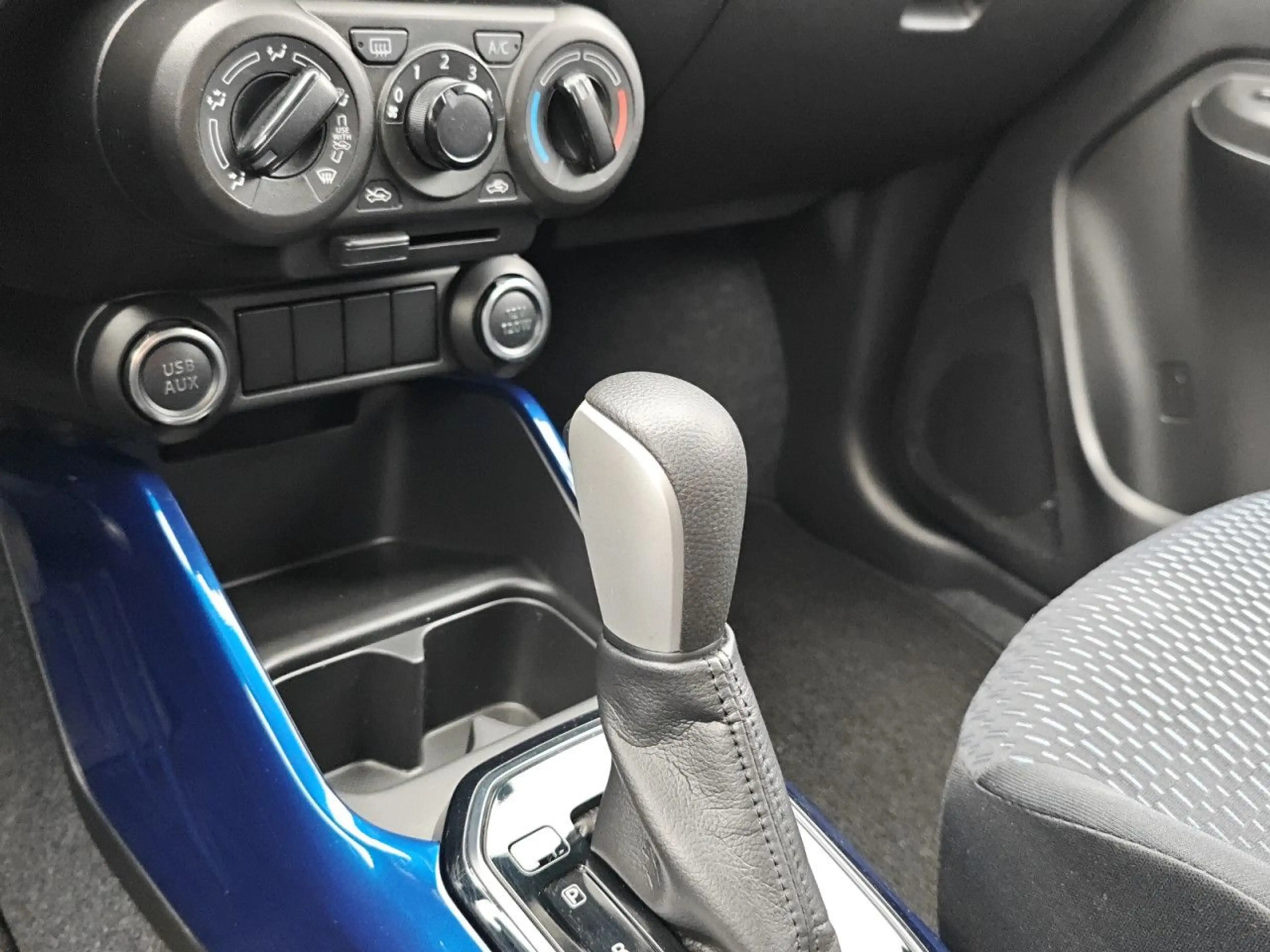 Suzuki Ignis 1.2 Dualjet Hybrid CVT Comfort Bluetooth LED — photo 15