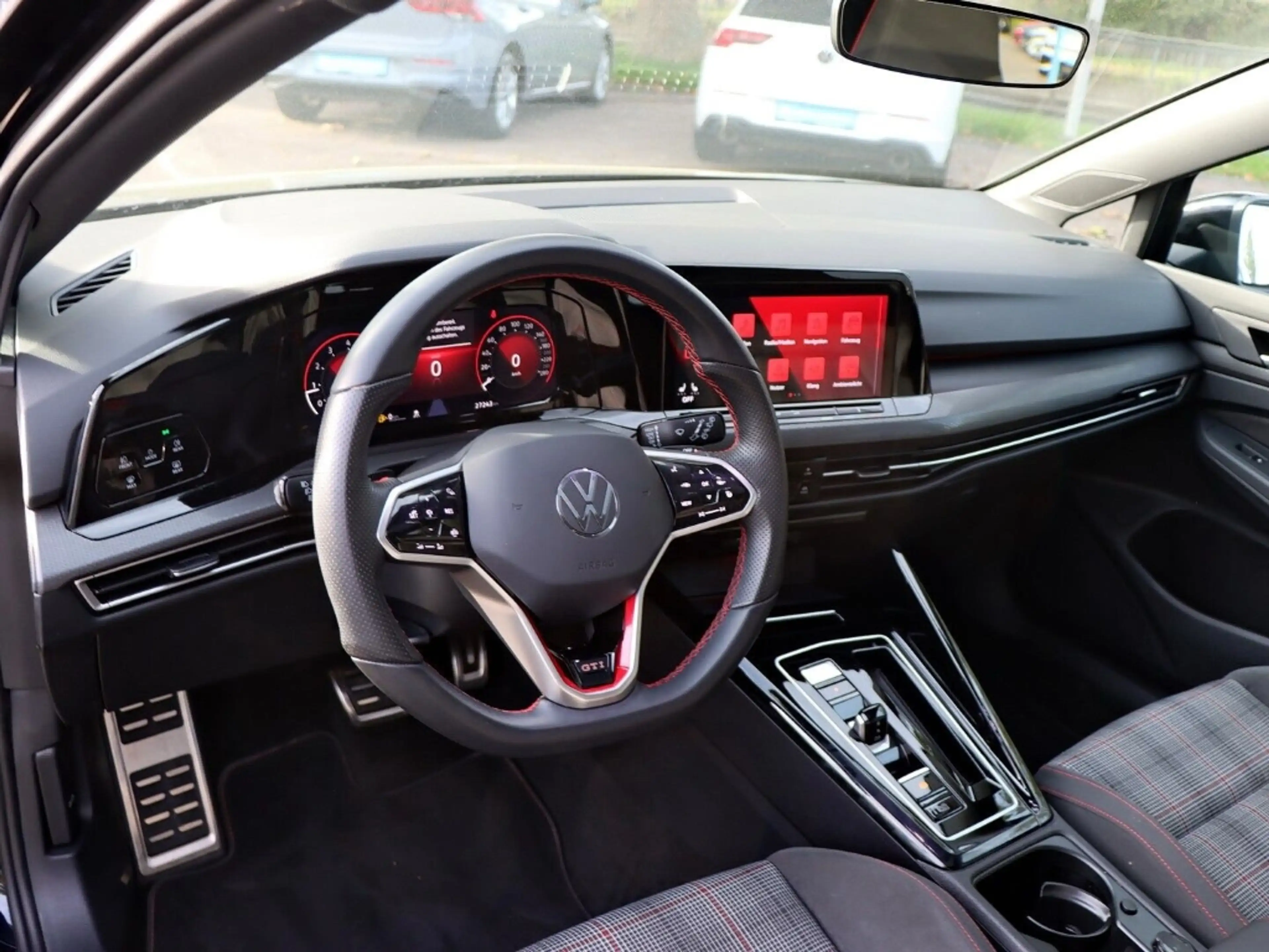 Volkswagen Golf GTI VIII 2.0 TSI OPF DSG PANO/LED/RFK/ACC — photo 11