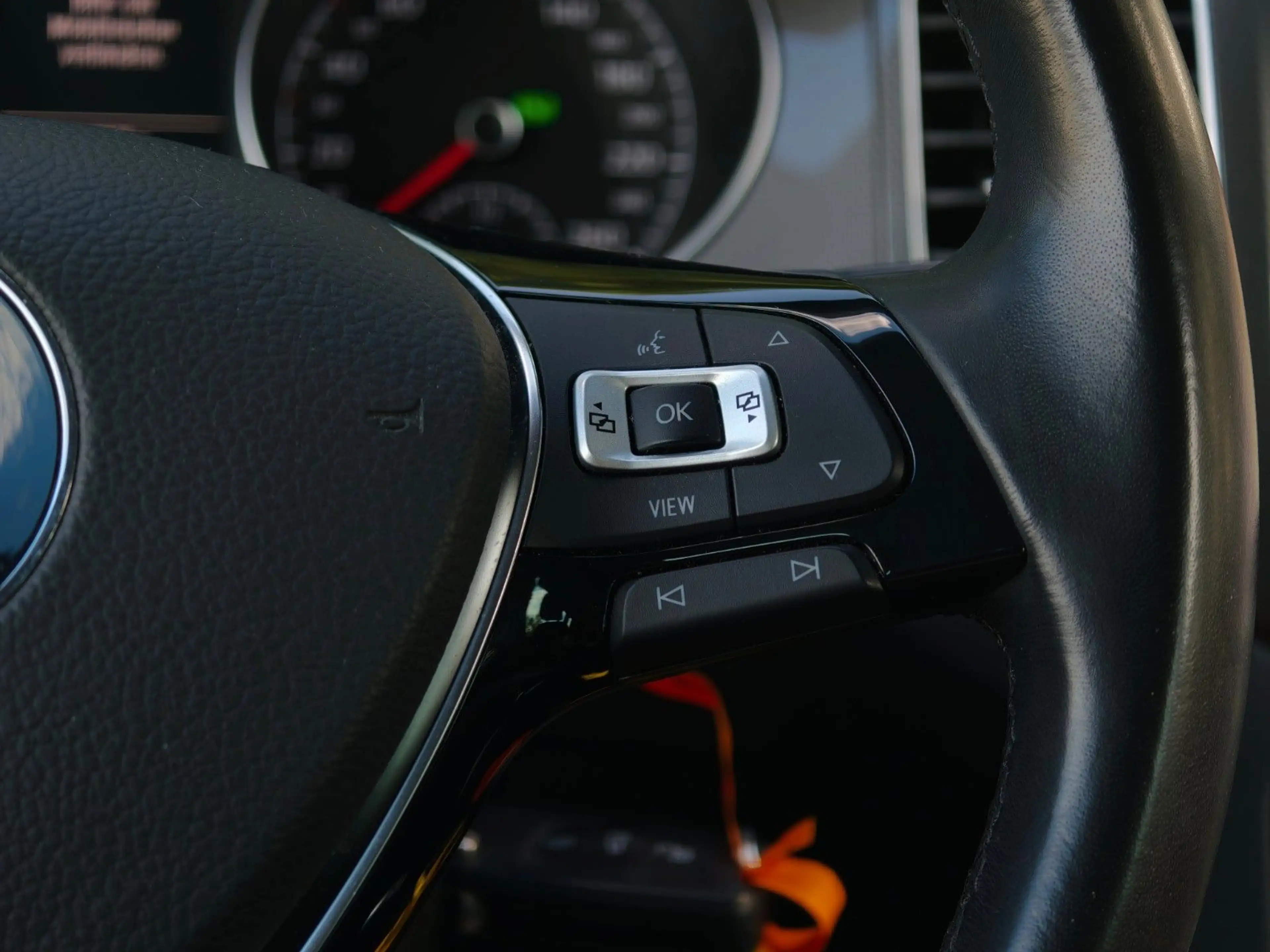 Volkswagen Golf Sportsvan Join*1.HAND*AHK*ACC*NAVI*PDC*SHZ* — photo 14