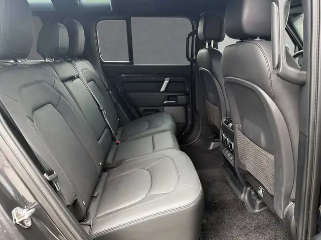 Land Rover Defender view 5