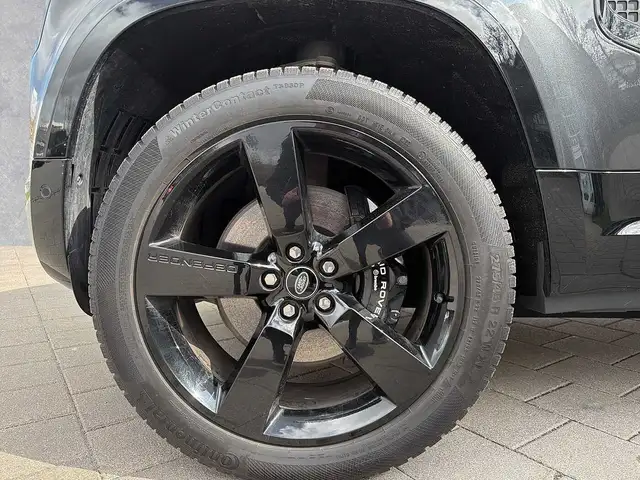 Land Rover Defender view 9