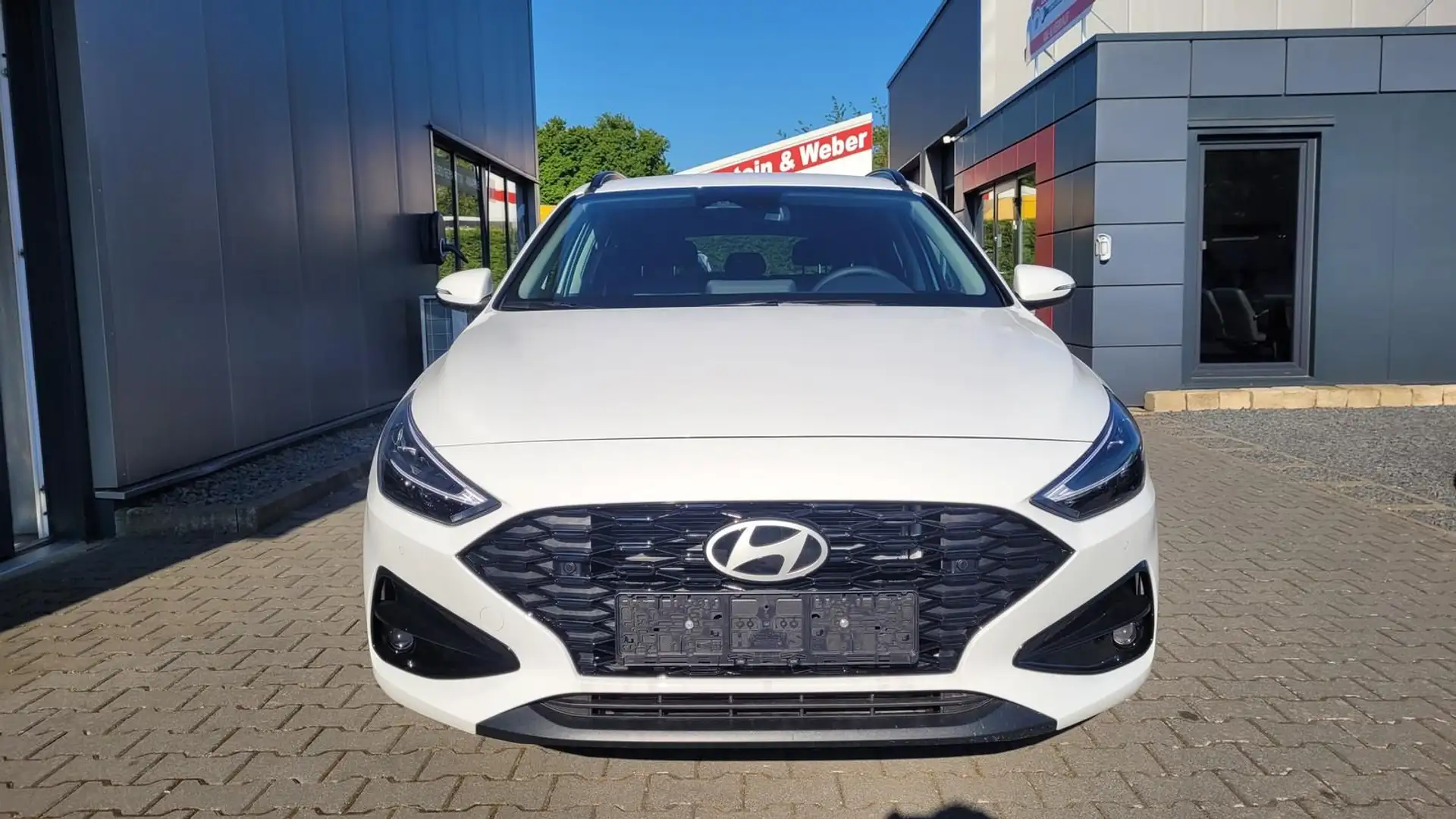 Hyundai i30 SW 1.5 MJ25*Navi*LED*Shzg*PDCv&h*Cam*16 Weiß - 2