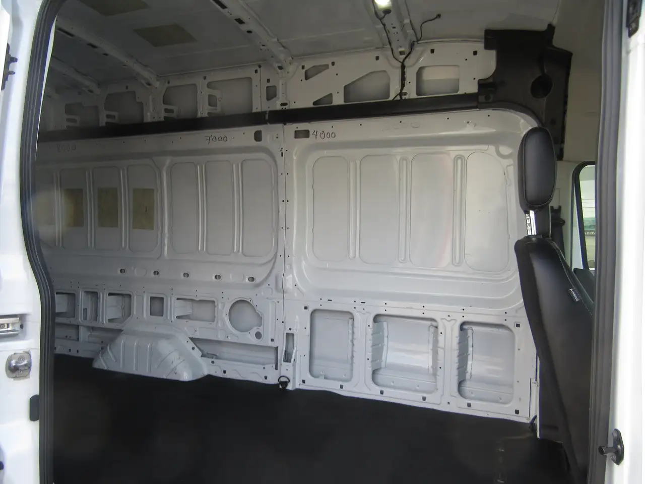 Ford Transit Cargo Van снимка Ford Transit Cargo Van