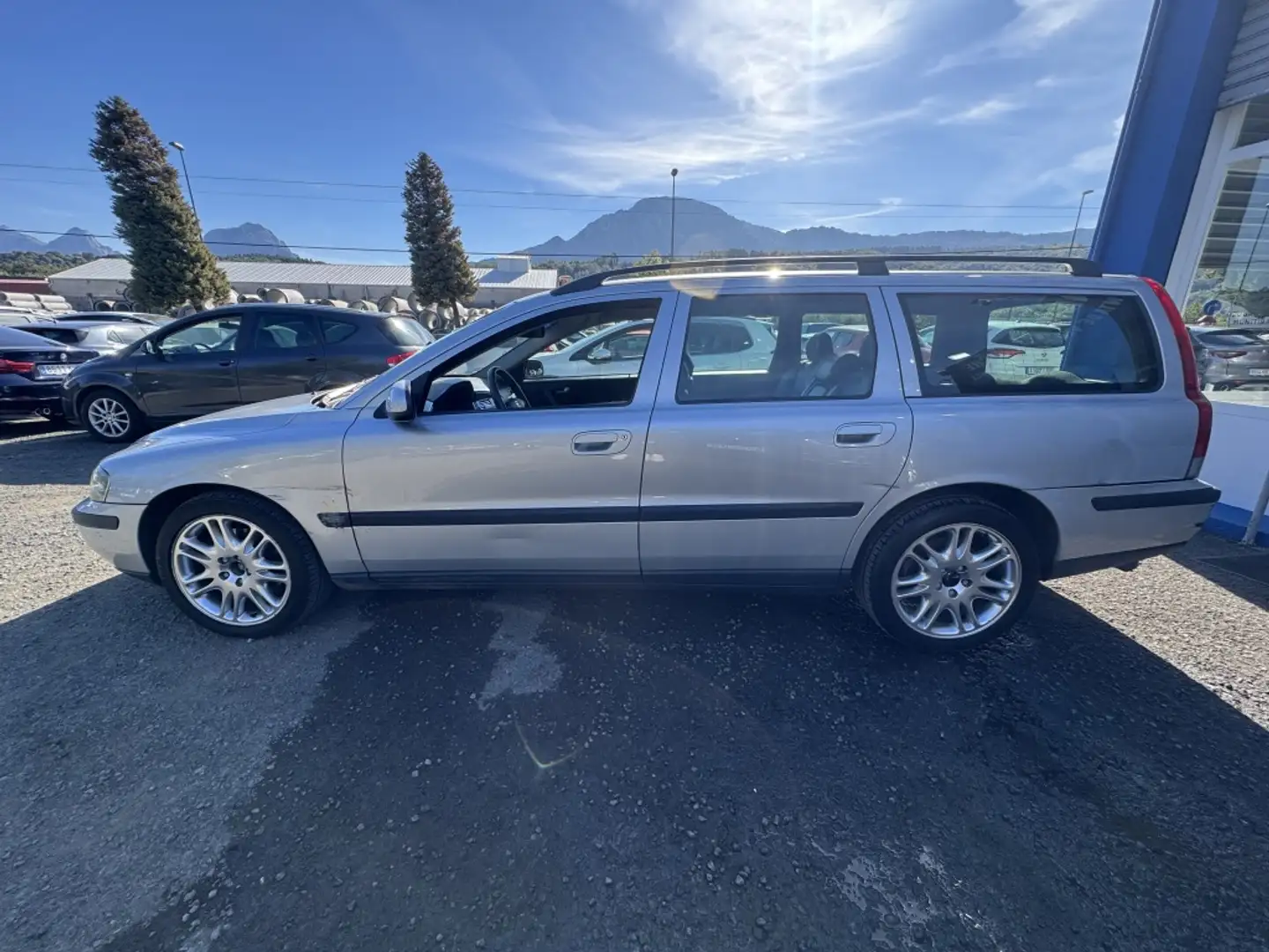 Volvo V70 2.4 170 Grau - 2