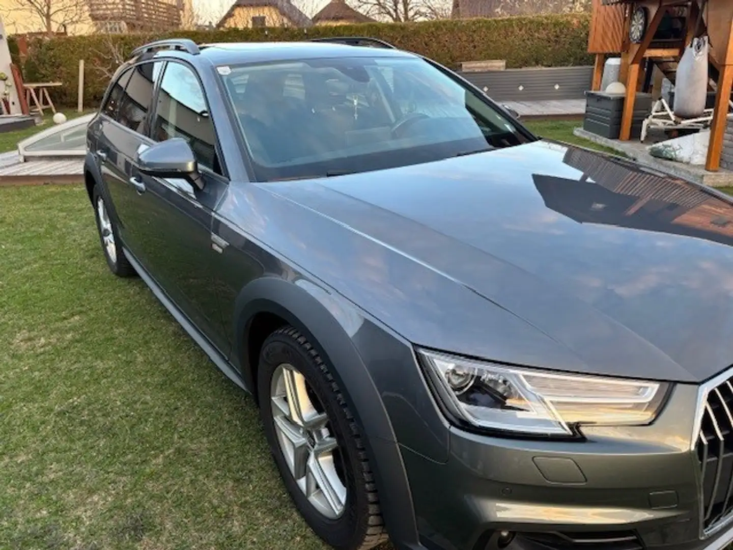 Audi A4 allroad A4 Allroad quattro 2,0 TDI quattro S-tronic Allroad Grau - 1