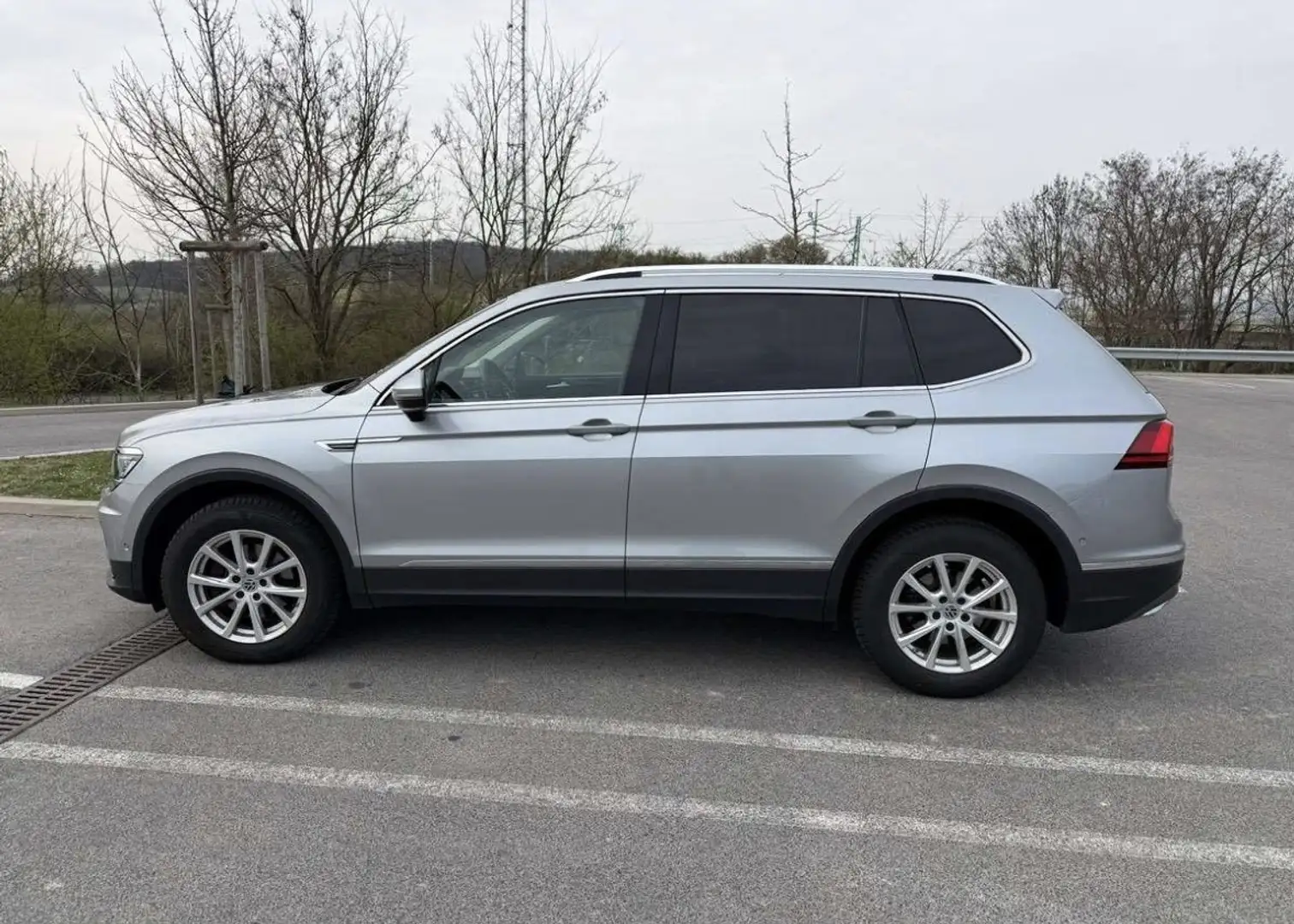 Volkswagen Tiguan Allspace TDI Highline inkl. Zusatzausstattung - 2
