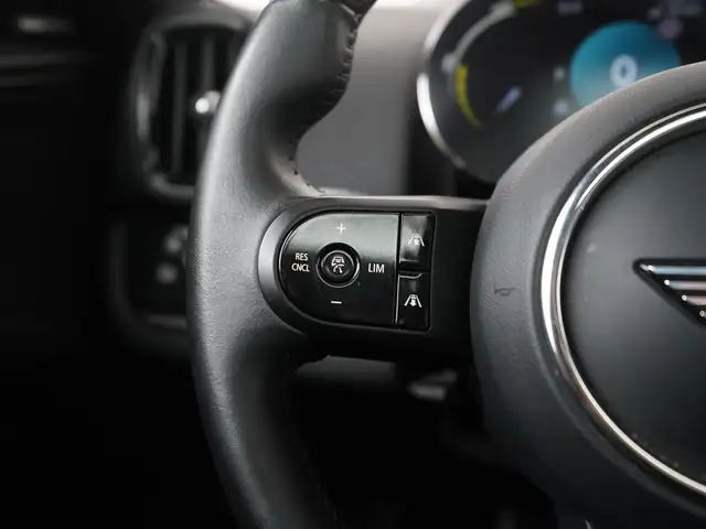 Mini Countryman view 9