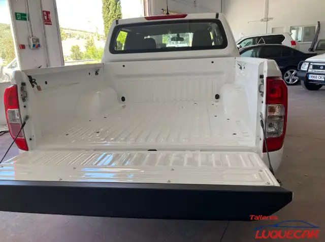 Nissan Navara view 9