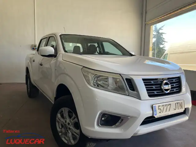 Nissan Navara view 3