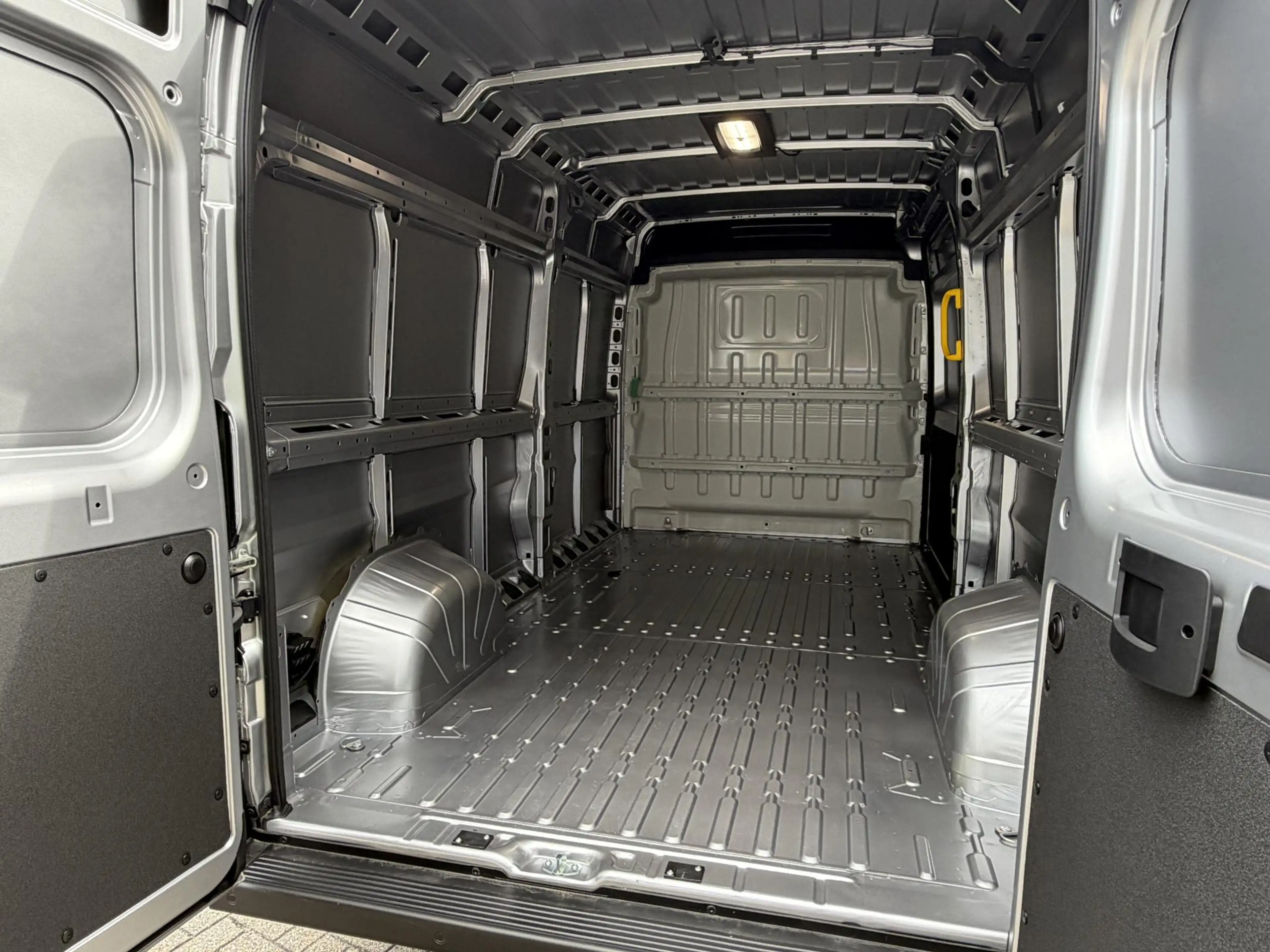 Toyota Proace Max Elec 3.5t L4H3 Navigator Heavy 110 kWh Direct uit — photo 12