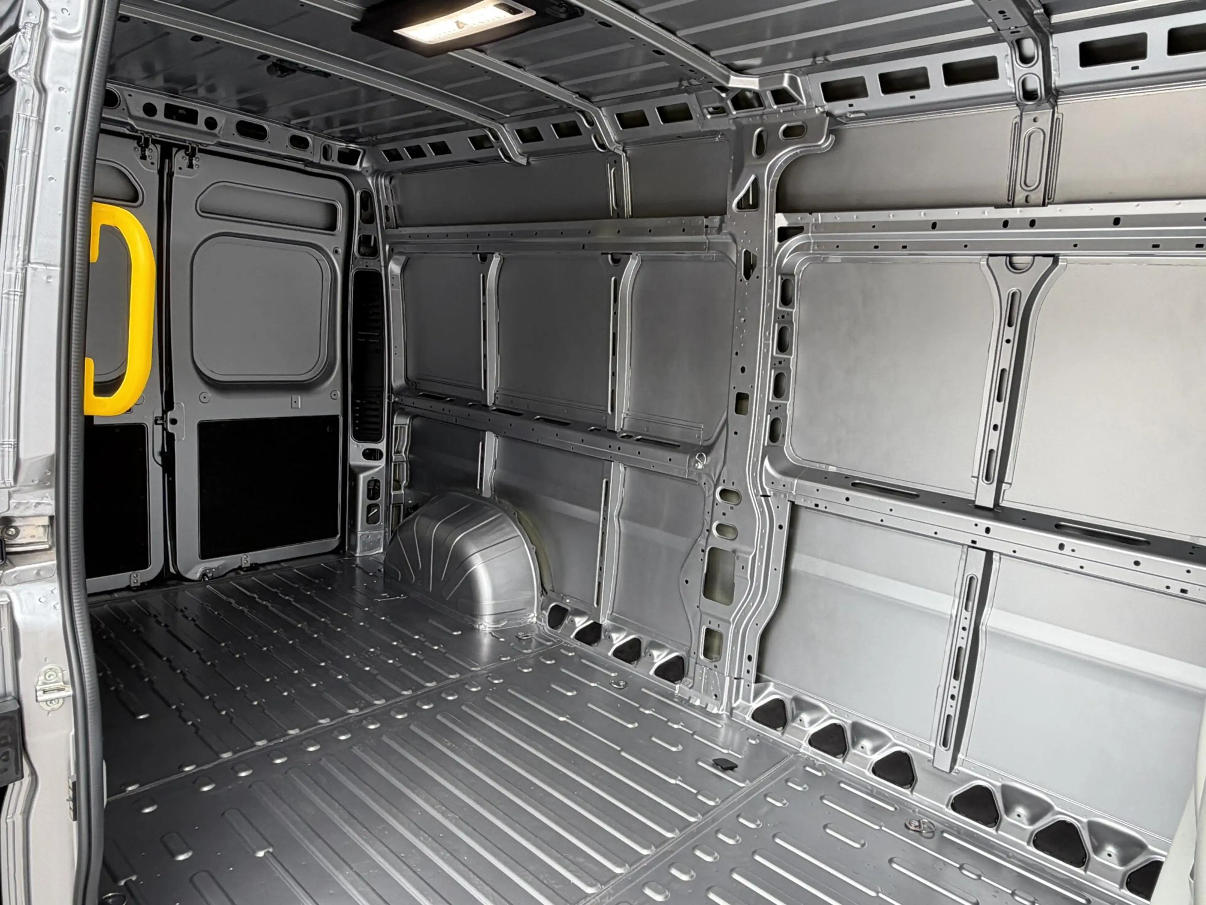 Toyota Proace Max Elec 3.5t L4H3 Navigator Heavy 110 kWh Direct uit — photo 10