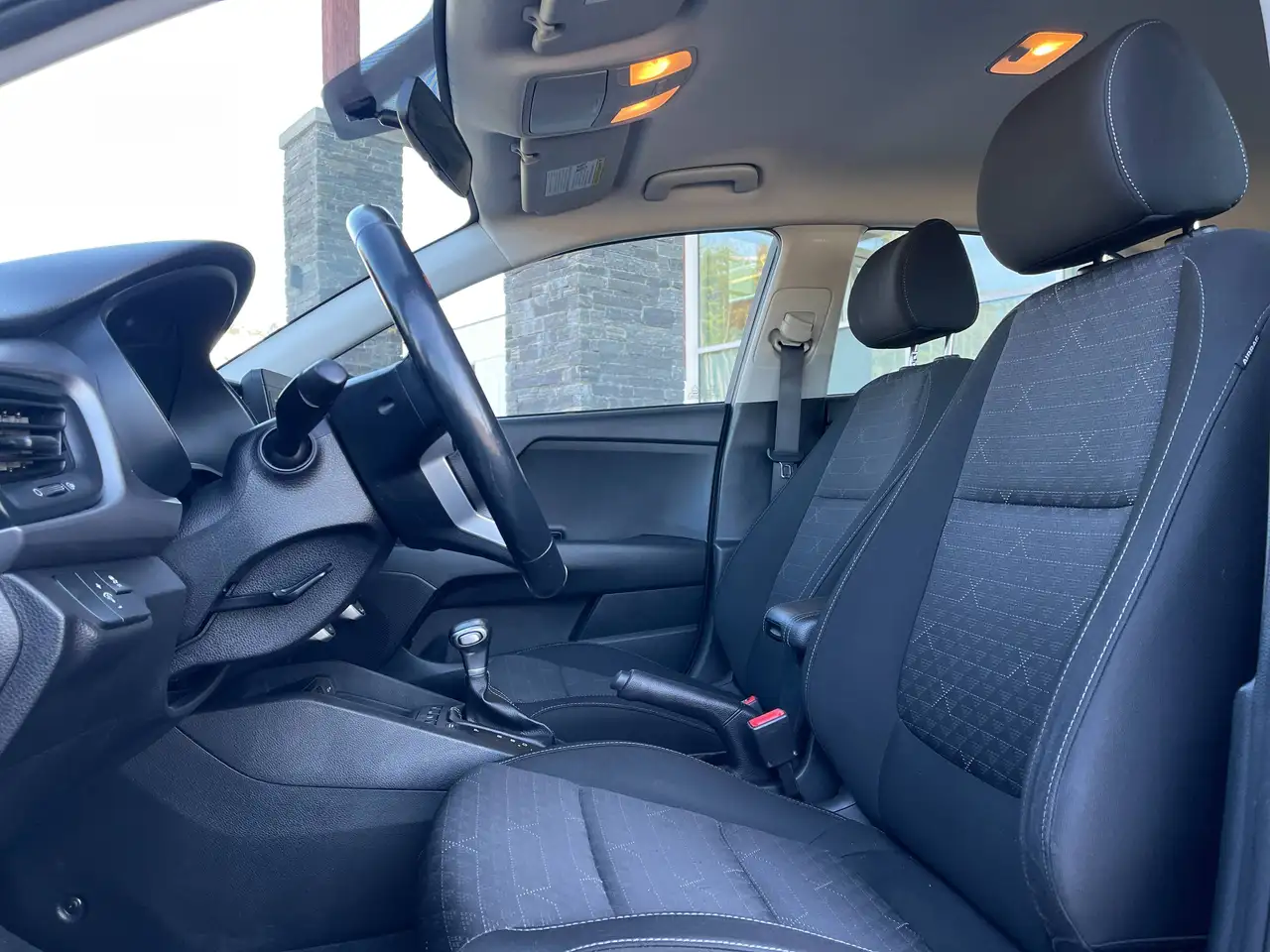 Kia Rio снимка Kia Rio