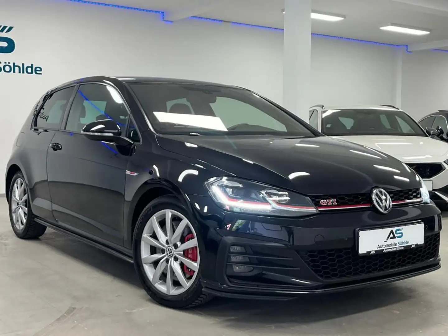 Volkswagen Golf 2.0 TSI GTi Virtual/Navi/Leder/LED/Dynaudio Schwarz - 1