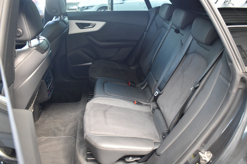 Audi Q8 50TDI Quattro S Line MatrixHD~Pano~B&O~AHK~22 — photo 11