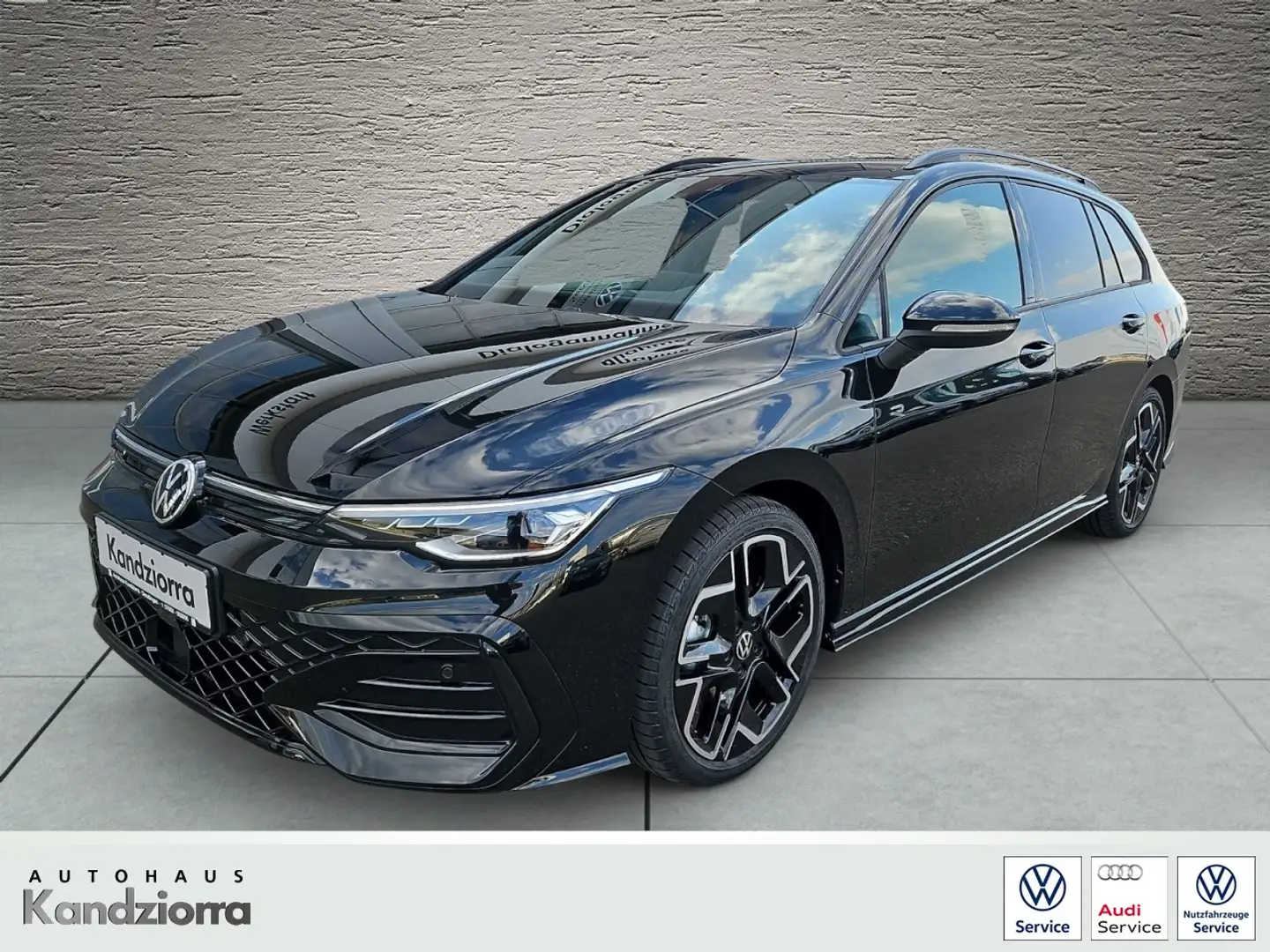 Volkswagen Golf VIII Variant 1.5 TSI DSG R-Line Klima Schwarz - 1