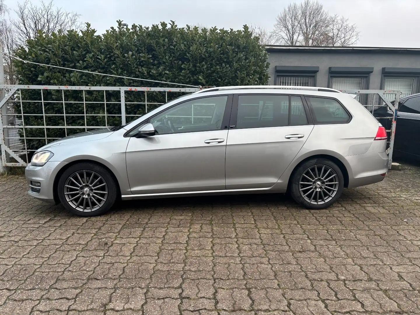 Volkswagen Golf VII Allstar ACC DSG R-Line Sport Paket Led Silber - 2