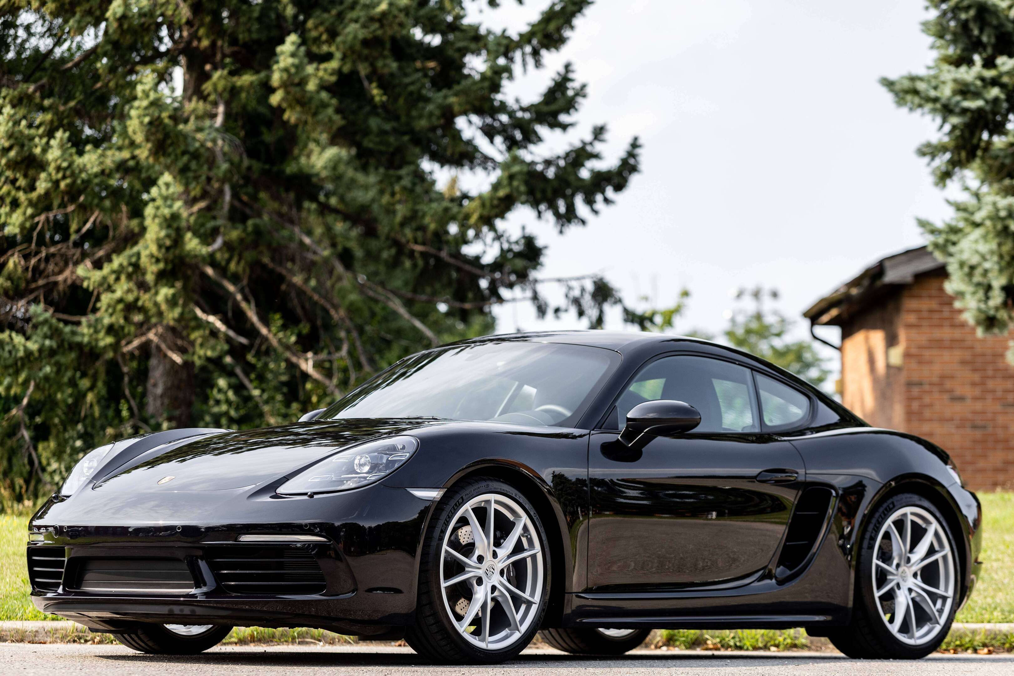 2025 Porsche Cayman Premium plus pkg, Navigation, Only 9,558 km