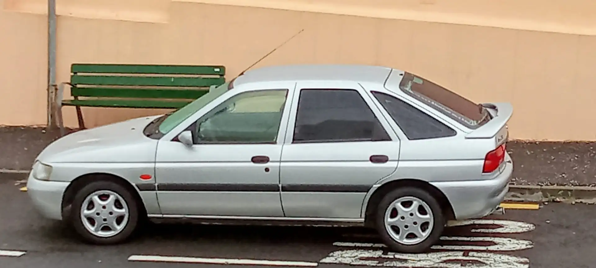 Ford Escort Escort 1.8 Z Nomade Ghia Nomade Ghia Gris - 1