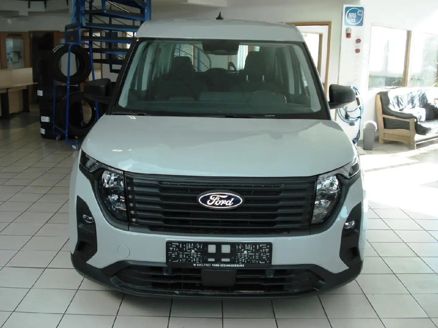 Ford Tourneo Courier Trend Grau - 2