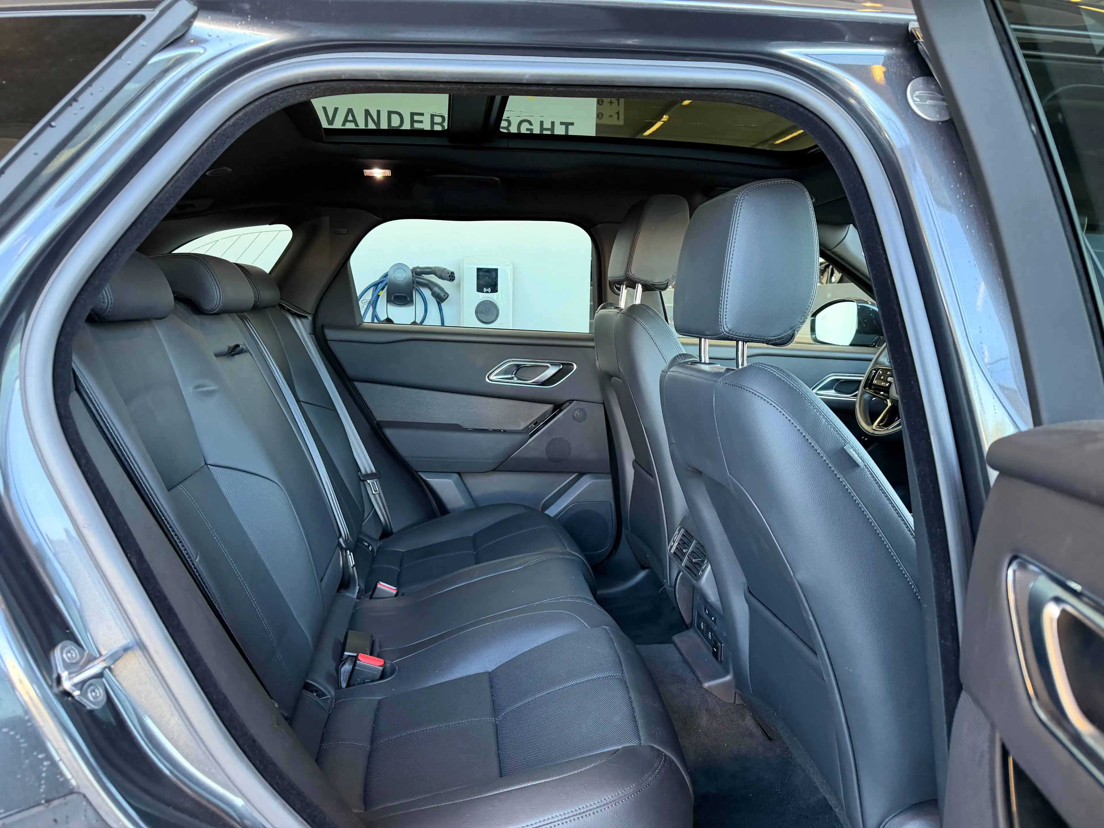 Land Rover Range Rover Velar DYNAMIC SE P400e PHEV AWD AUTOMAAT+TAL VAN OPTIES — photo 7