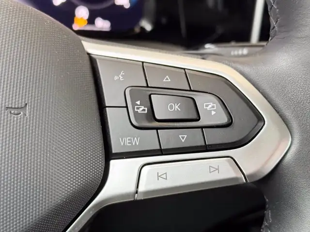 Volkswagen Golf view 23