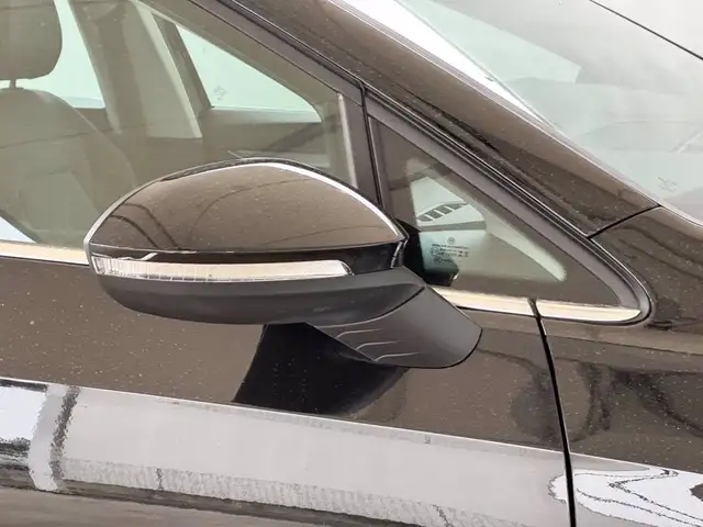 Volkswagen Golf view 16