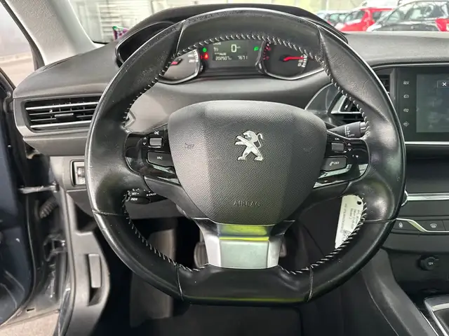 Peugeot 308 view 18