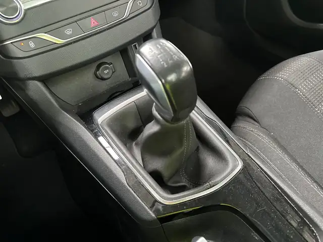 Peugeot 308 view 11