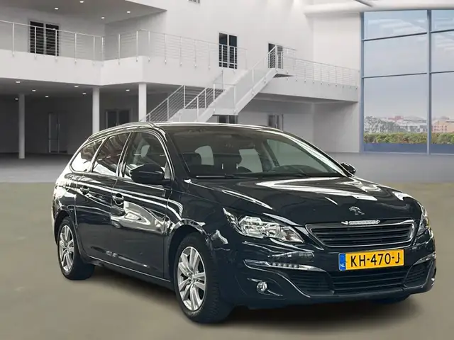 Peugeot 308 view 2