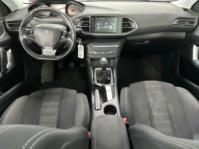 Peugeot 308 view 6