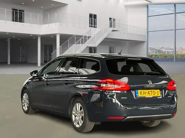 Peugeot 308 view 4