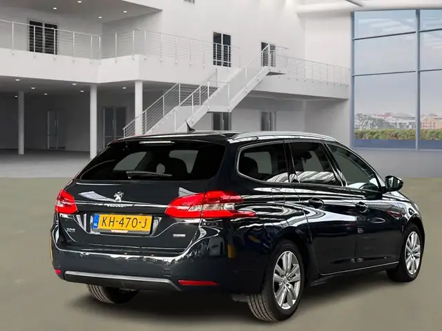 Peugeot 308 view 3