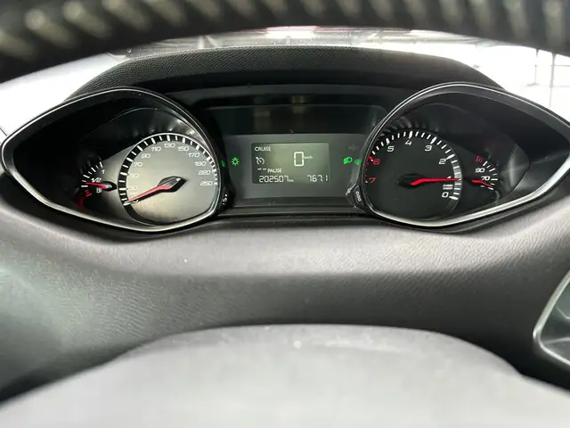 Peugeot 308 view 7