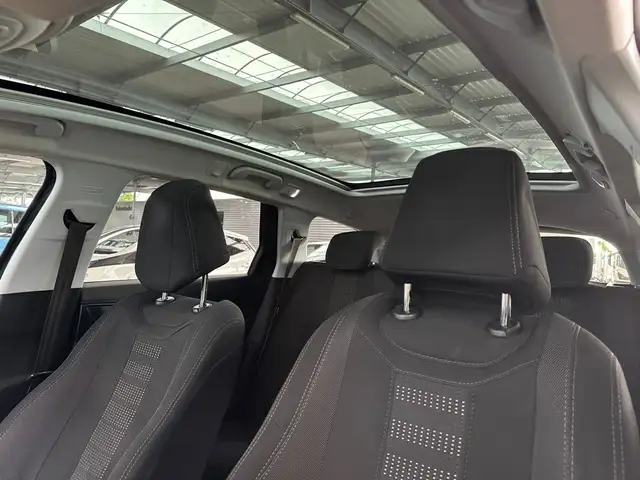 Peugeot 308 view 17