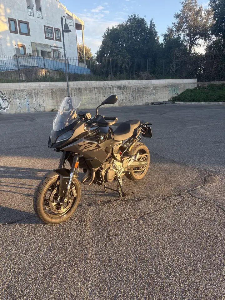 BMW F 900 XR