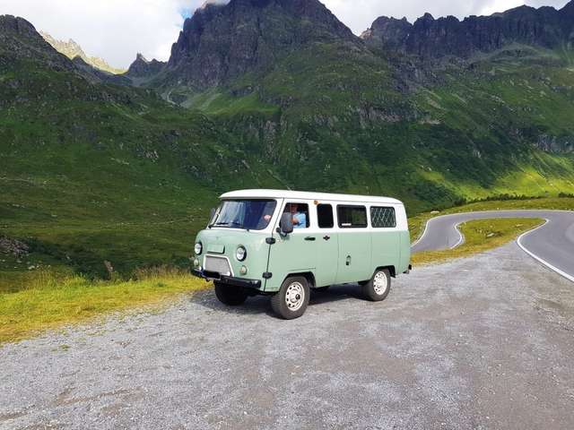 Imagine UAZ Buchanka Jubiläumsmodell (2206)