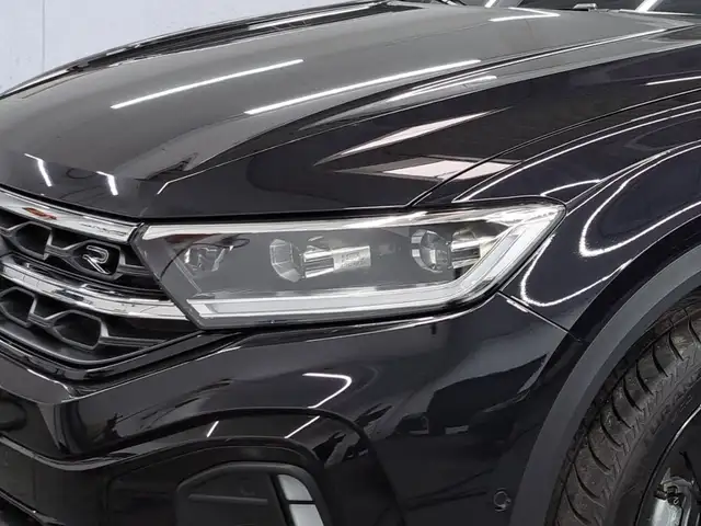 Volkswagen T-Roc view 5