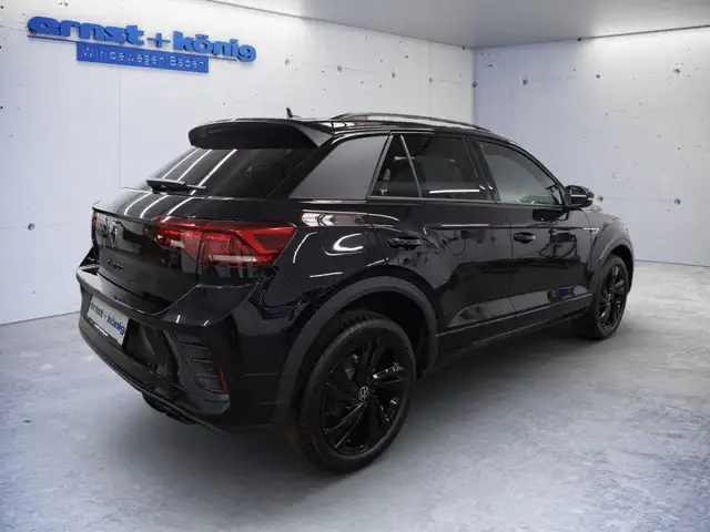 Volkswagen T-Roc view 3